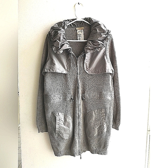 Coat - Picture 1 of 9